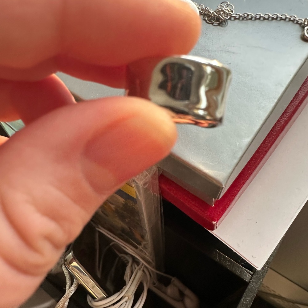 MONICA VINADER Wide Silver Ripple Ring - Picture 4 of 6